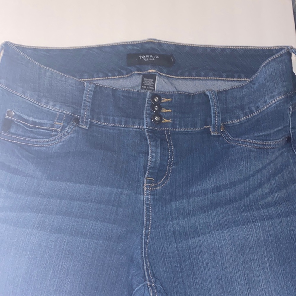 Torrid Skinny Jeans size 18 R